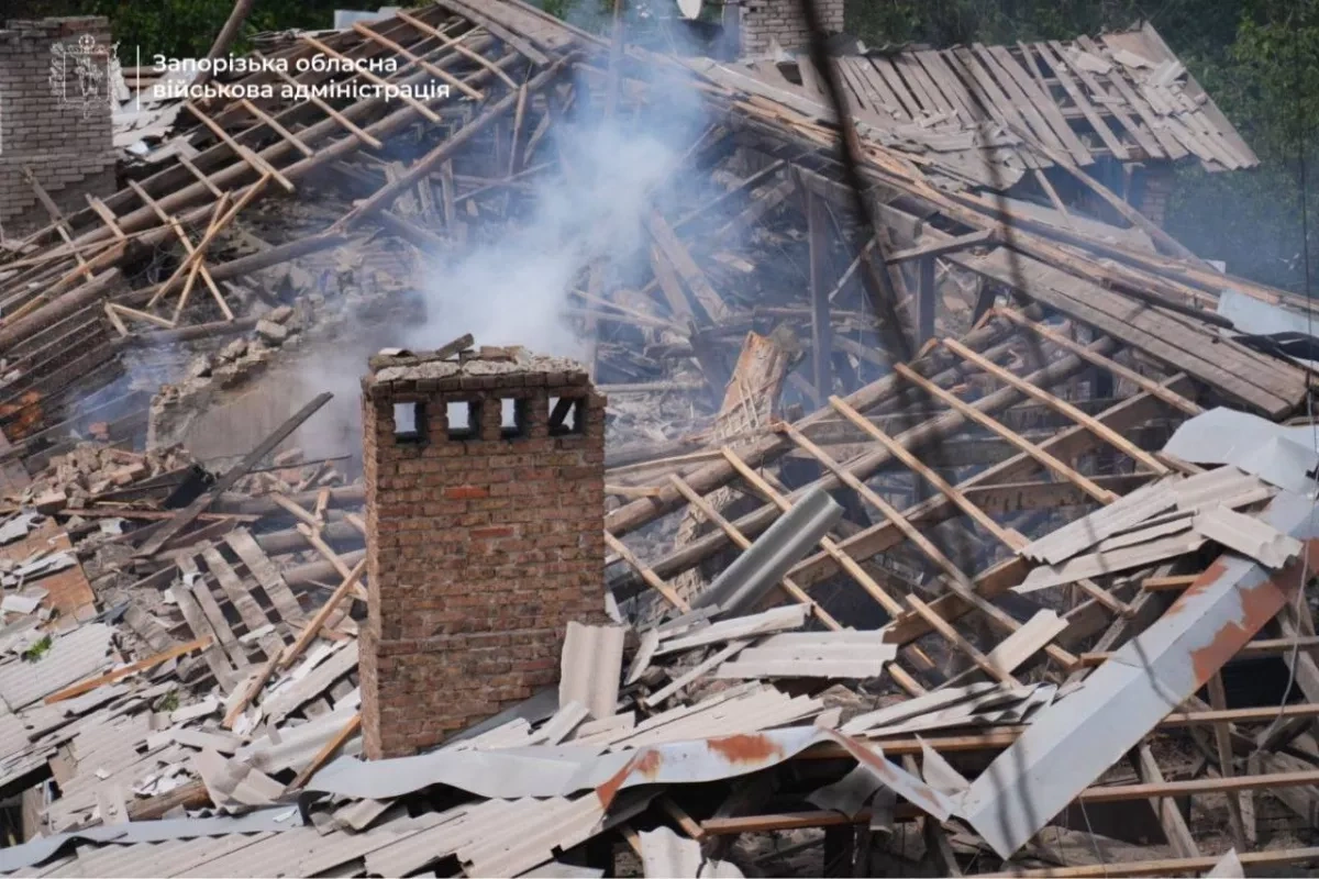 Second morning strike on Ukraine's Zaporizhzhia leaves one dead PHOTO