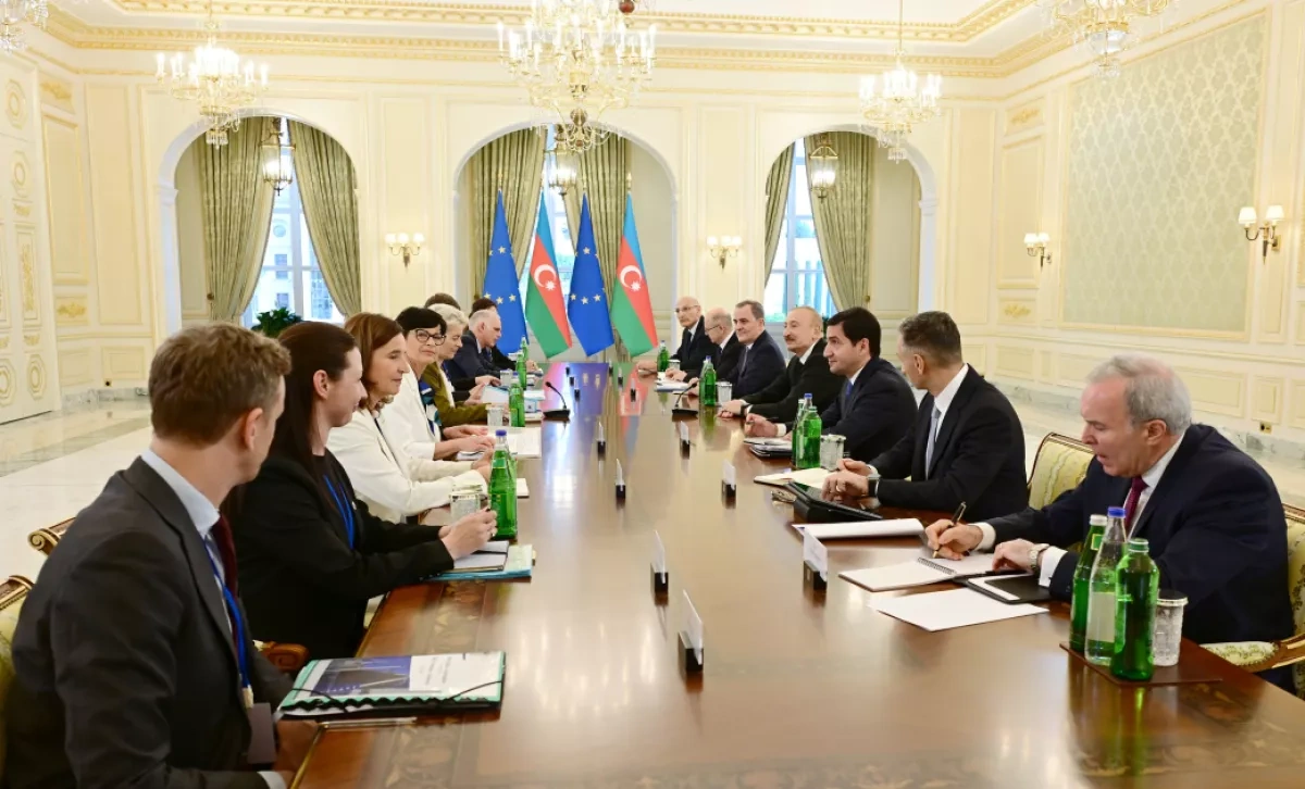 Azerbaijani president, European Commission chief held expanded meeting PHOTO