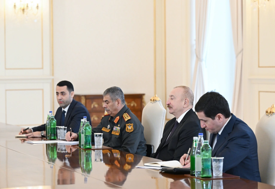 President Ilham Aliyev receives Iranian delegation led by Minister of Defence and Armed Forces Logistics (PHOTO)