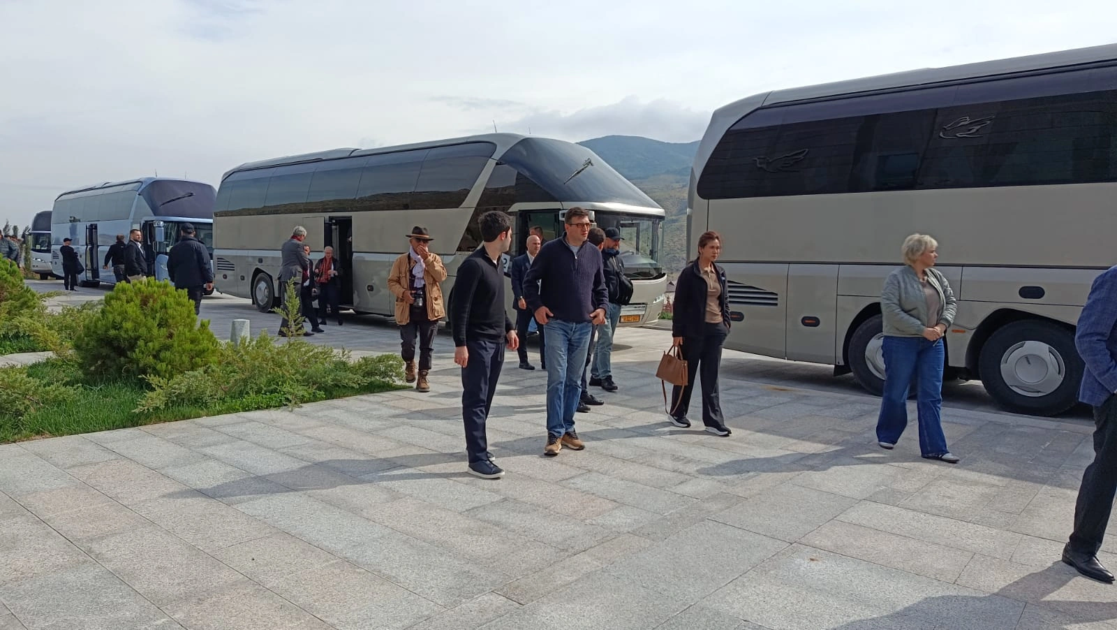 International conference participants visit Khojaly Genocide Memorial (PHOTO)