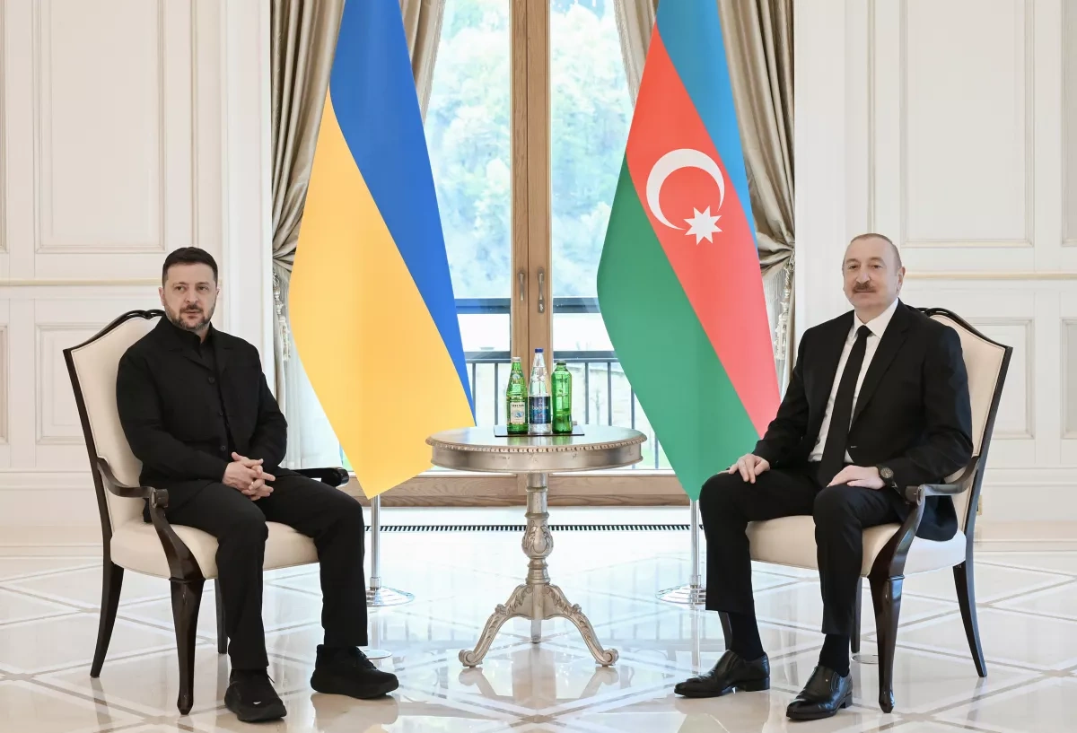 Ukrainian president arrives in Azerbaijan for working visit photo