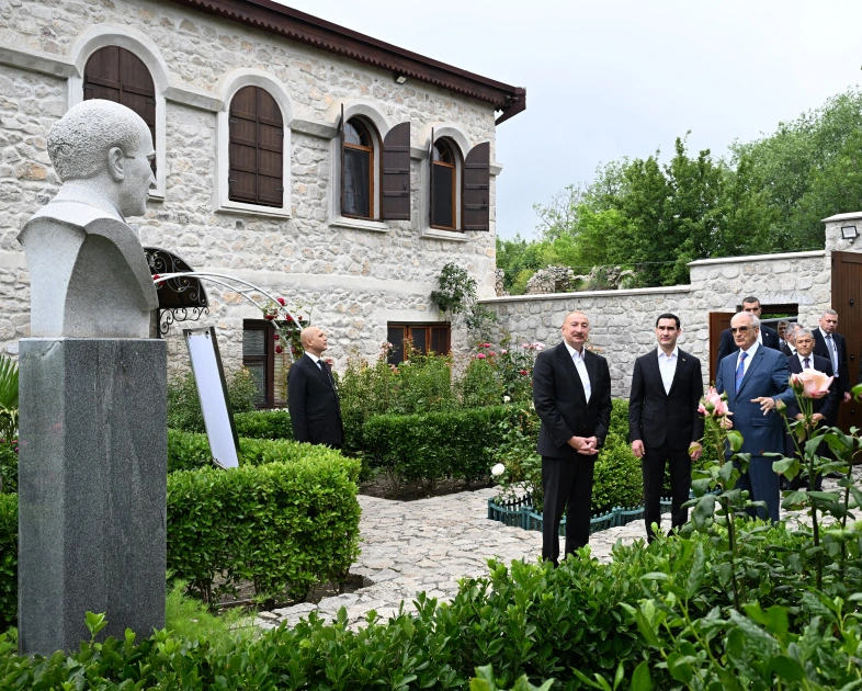 President Ilham Aliyev and President Serdar Berdimuhamedov visit Bulbul's house-museum in Shusha (PHOTO)