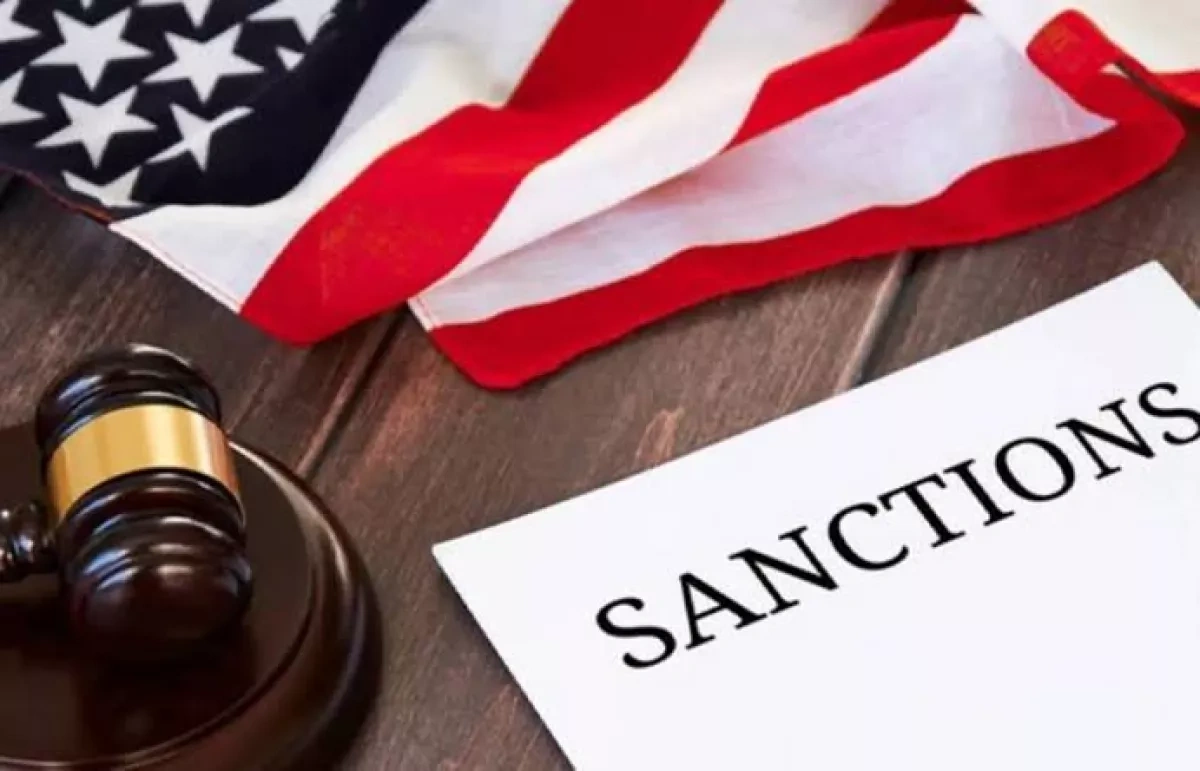 US sanctions eight tankers, 10 companies over Iranian oil trade