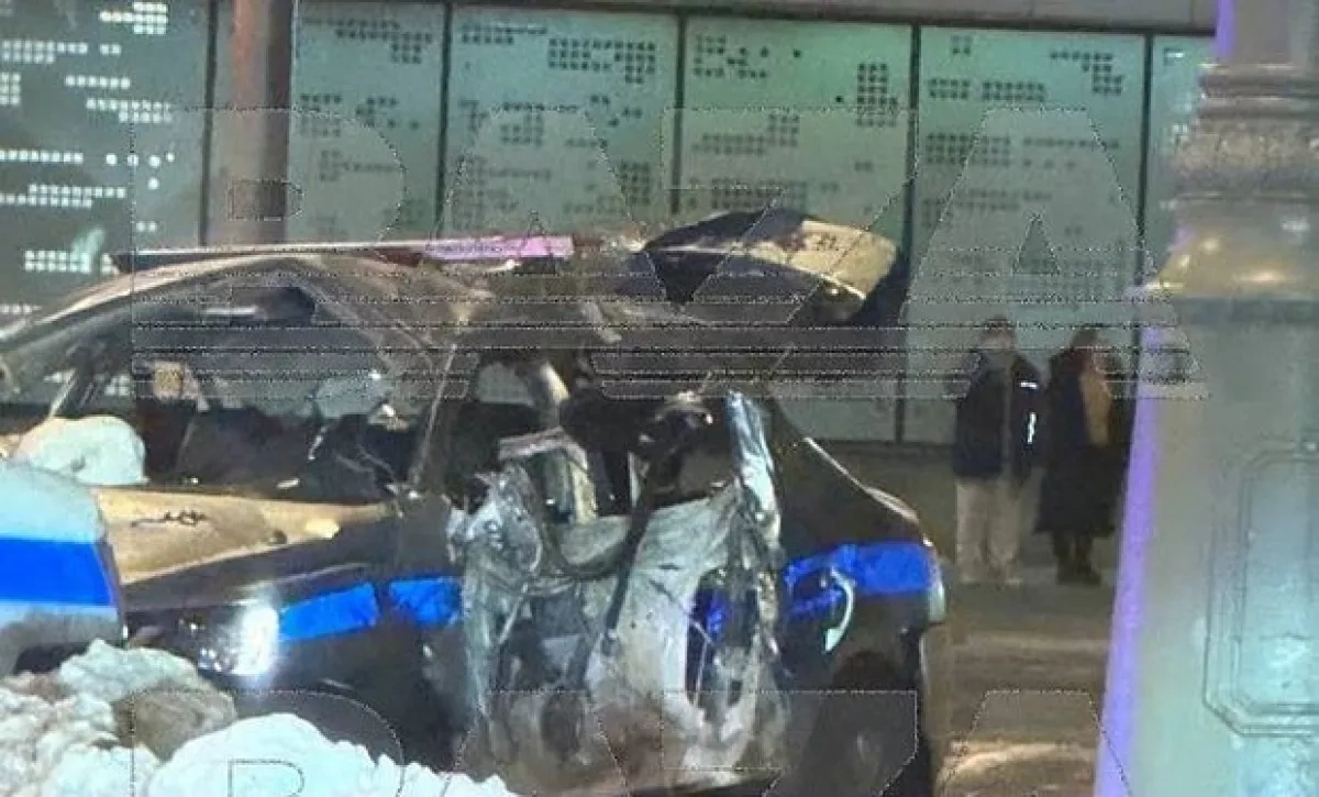 Police officer killed in suicide bombing in Moscow