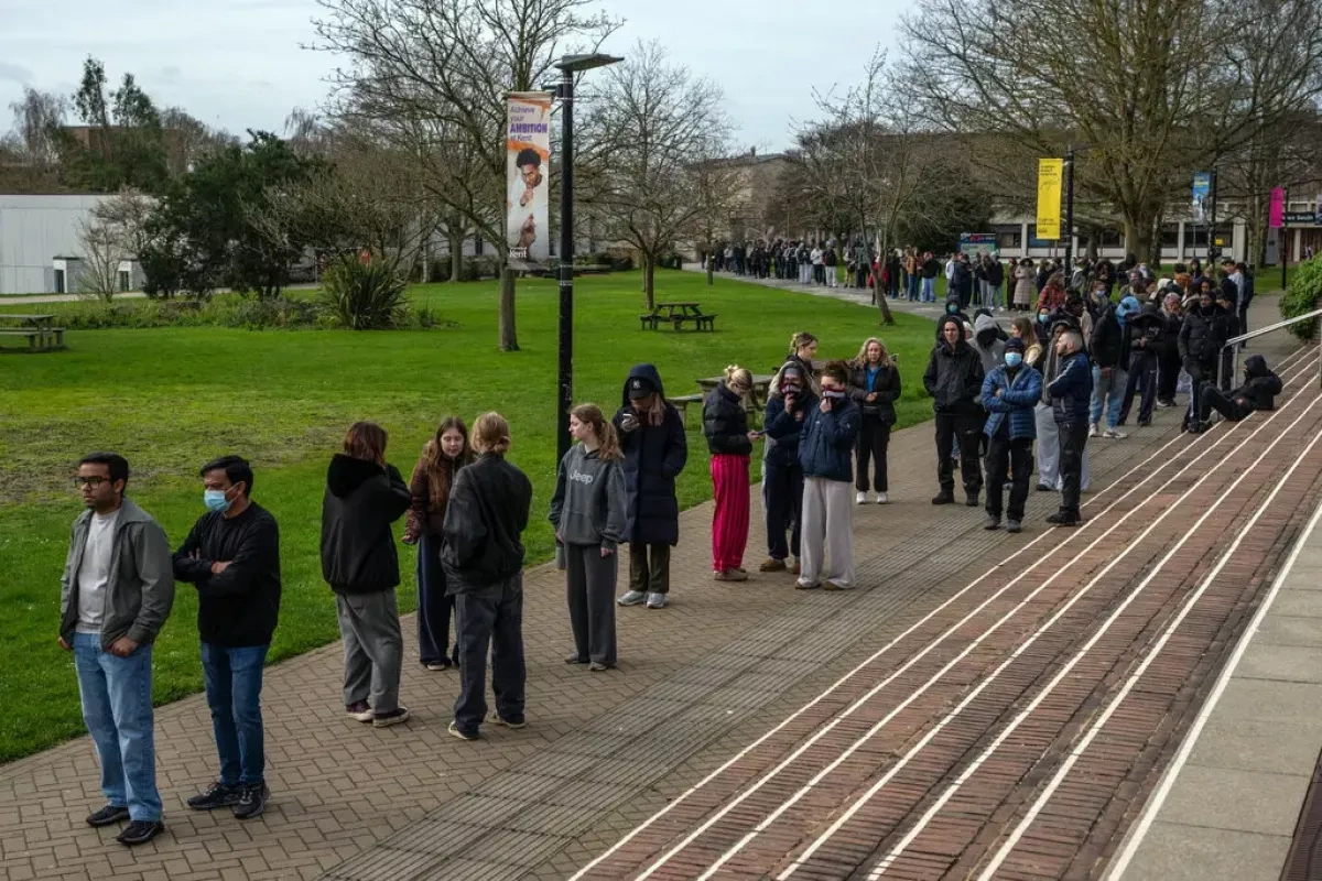 Mass antibiotics, vaccination: Deadly meningitis outbreak spreads in England