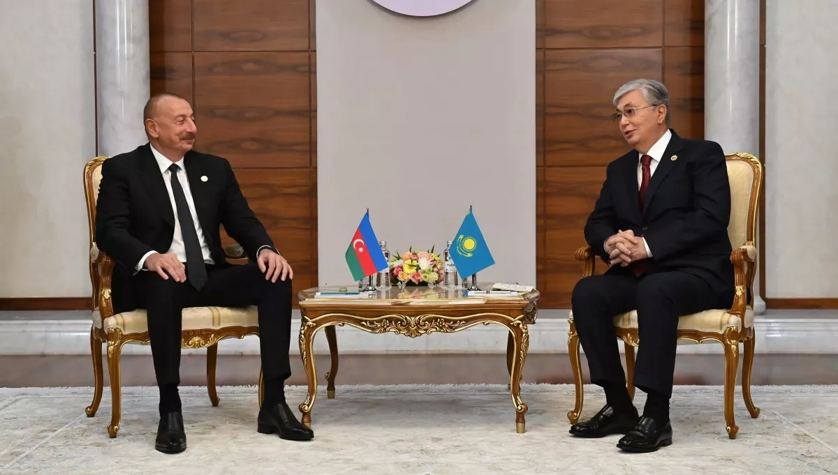 Azerbaijani president meets Kazakh counterpart in Bishkek