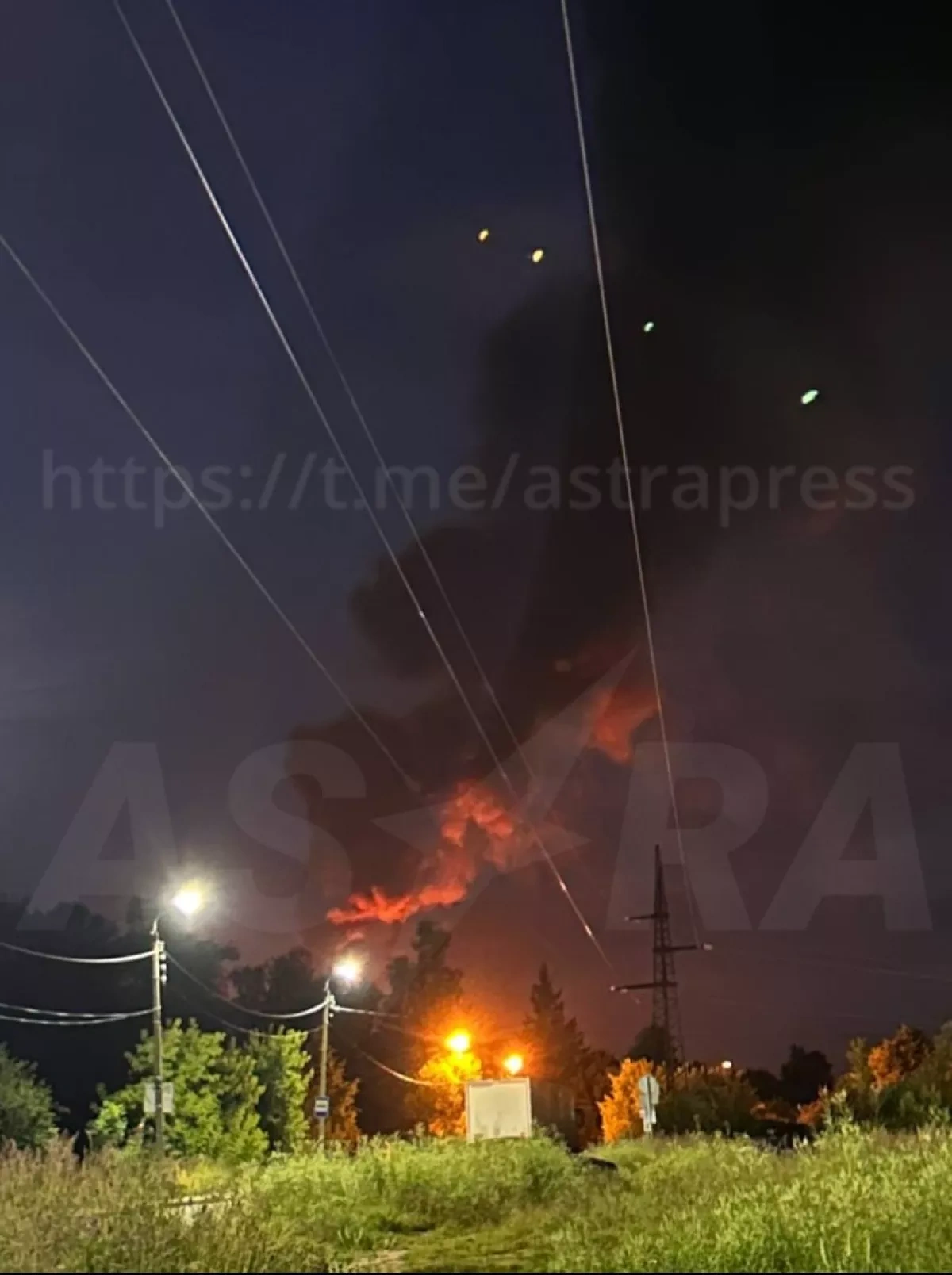 ASTRA: Oil depot fire in Russia’s Tver region continues after Ukrainian attack PHOTO