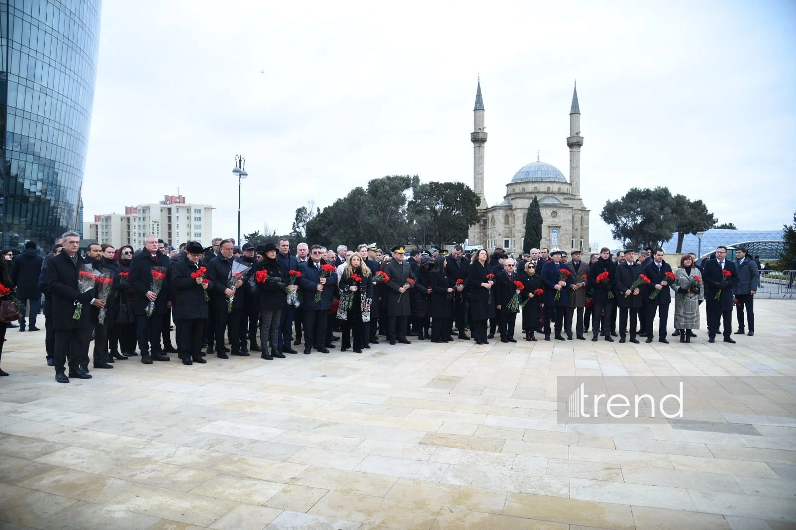 Foreign ambassadors pay tribute to martyrs in Azerbaijan's Baku (PHOTO)