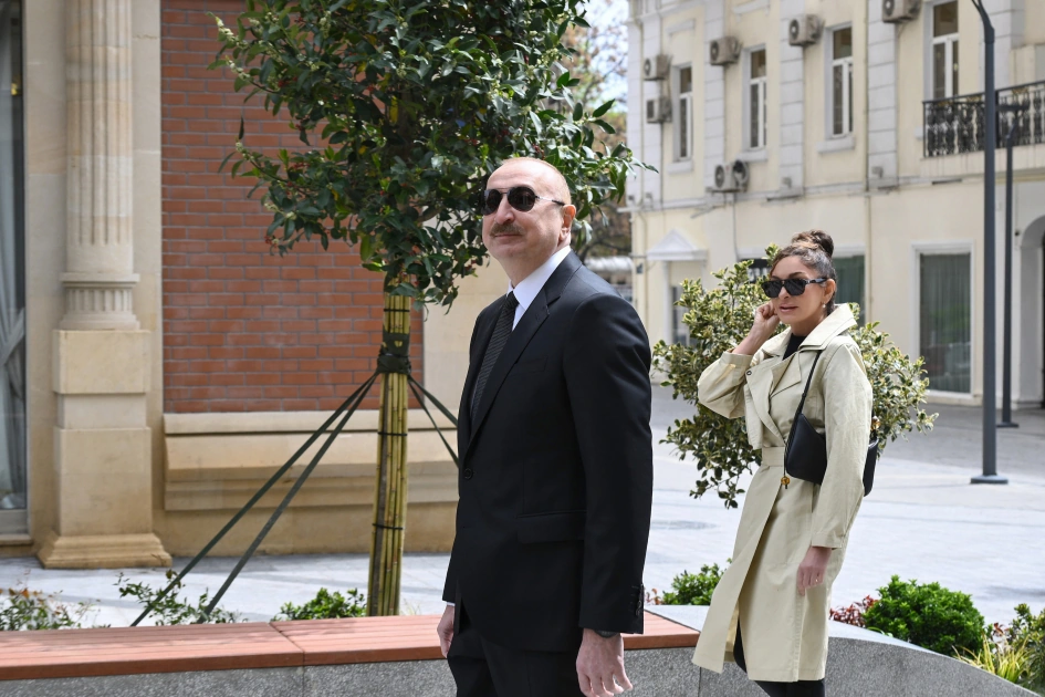 President Ilham Aliyev, First Lady Mehriban Aliyeva attend inauguration of Islam Safarli Street following reconstruction (PHOTO)
