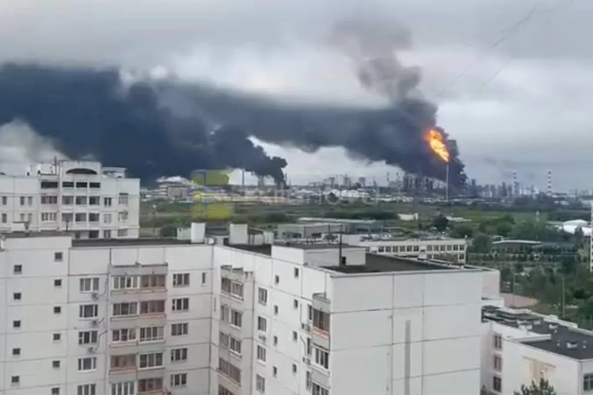 Media: Drone strike hits Sadovod shopping complex in Moscow VIDEO