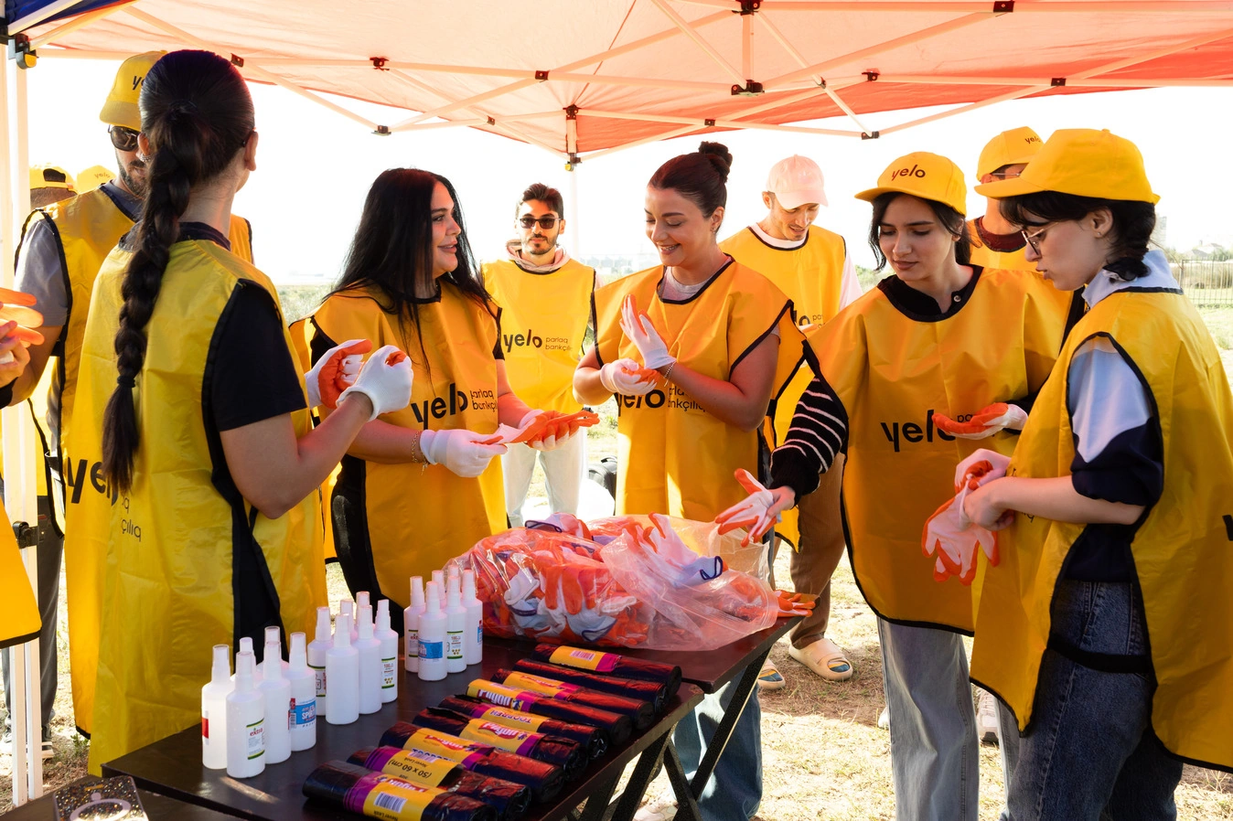 Hovsan beach cleaned as part of Yelo Bank’s “Bright Shores” campaign (PHOTO)