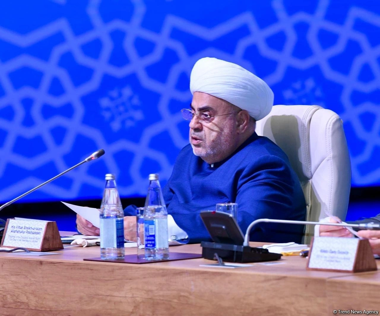 Shavkat Mirziyoyev presents Order of "El-yurt hurmati" to Allahshukur Pashazade (PHOTOS)