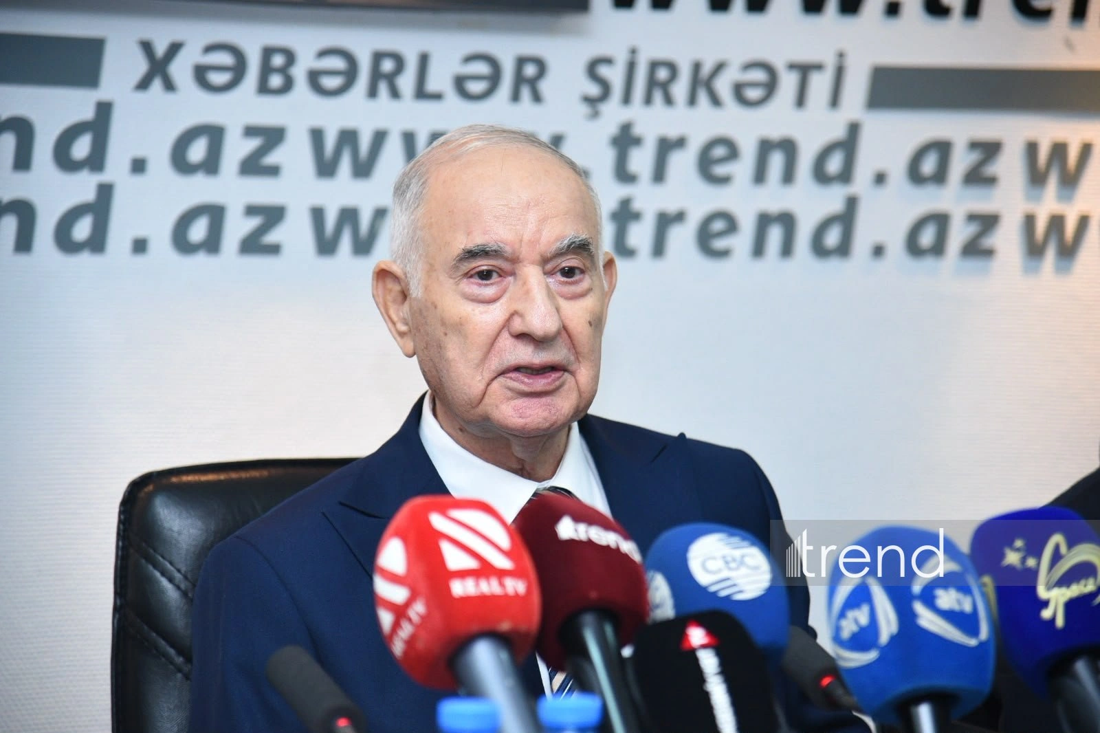 Azerbaijani security veteran presents book “View through security prism” (PHOTO)