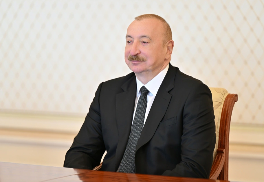 President Ilham Aliyev receives CEO of bp Meg O'Neill (PHOTO)