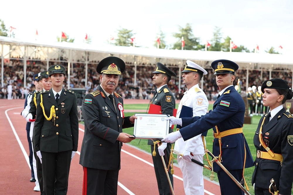 Azerbaijan Defense Minister attends graduation ceremonies of military academies in Türkiye (PHOTO)