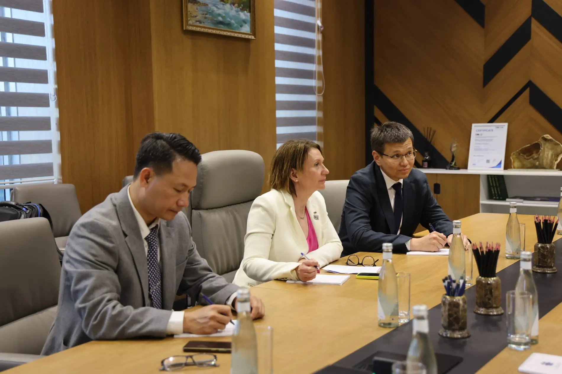 Uzbekistan, SLB discuss digitalization and AI in mining sector