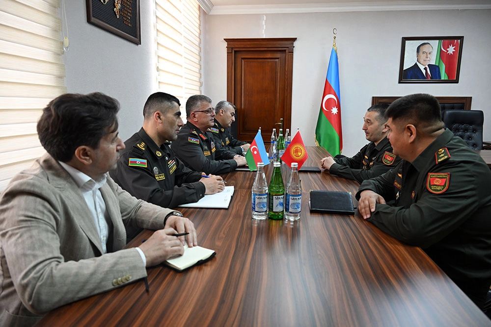 Azerbaijani and Kyrgyz military security officials hold meeting (PHOTO)
