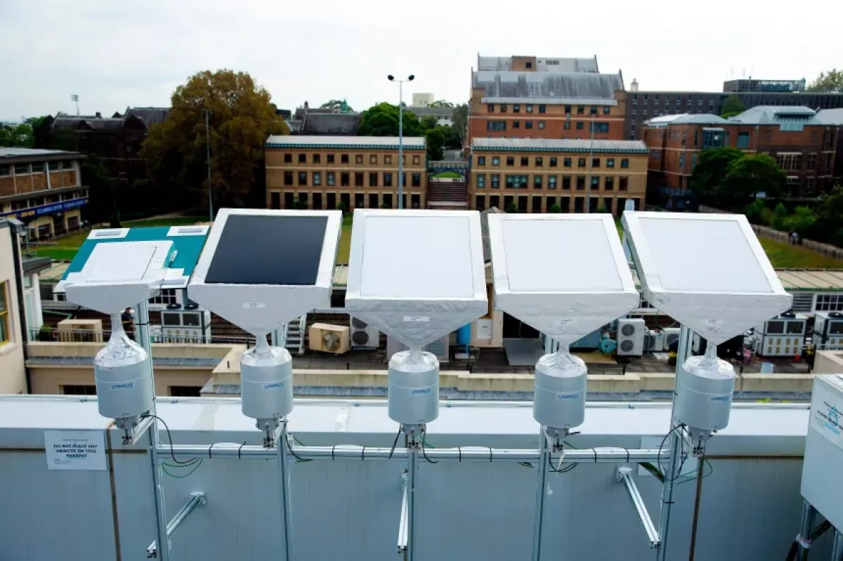 Scientists create rooftop paint that cools cities and harvests water PHOTO