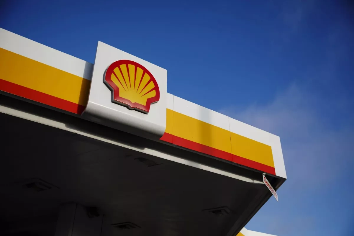 Shell moves to dissolve partnership with Rosneft