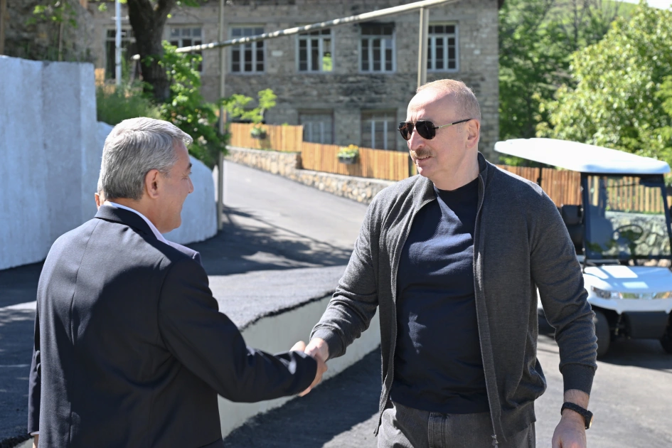 President Ilham Aliyev inspects reconstruction progress in Boyuk Galaderesi village of Shusha district, meets with residents (PHOTO)