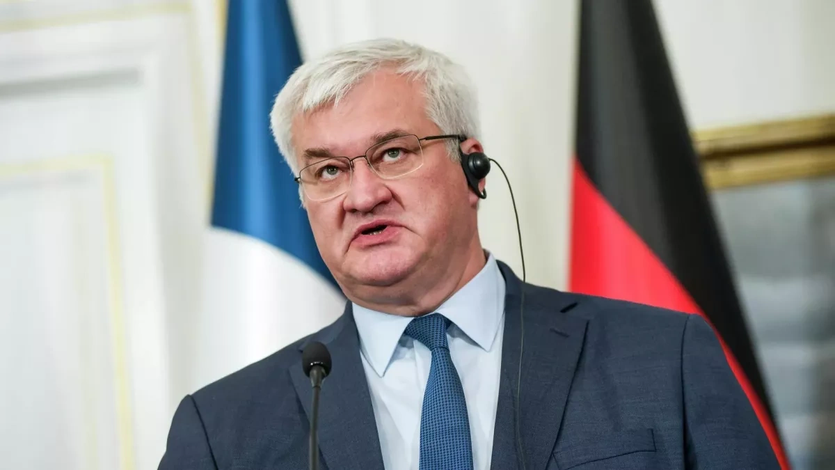 Ukraine calls on Russia to follow US example in Iran, urging ceasefire