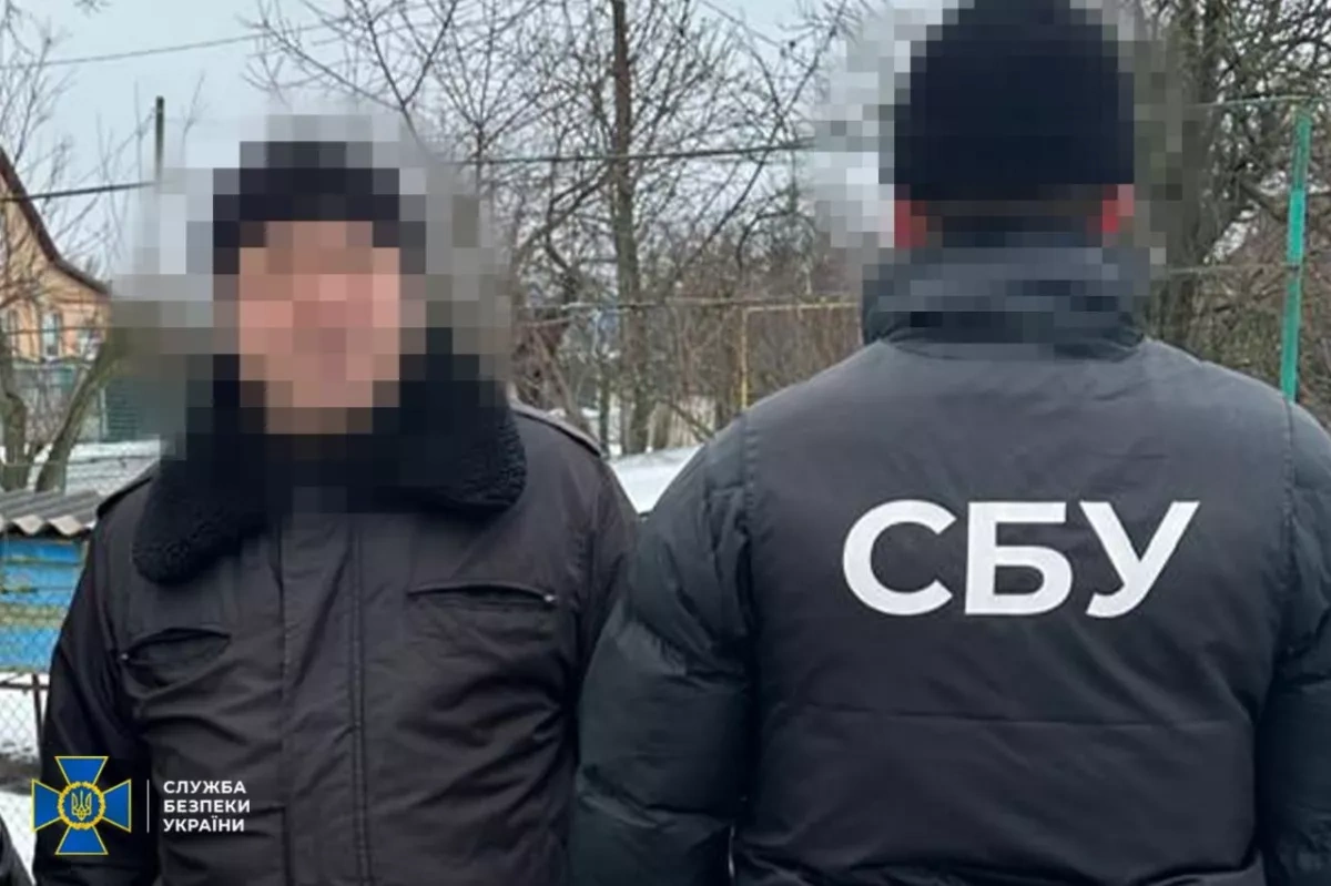 Ukraine police foil sale of large cache of frontline weapons Photo