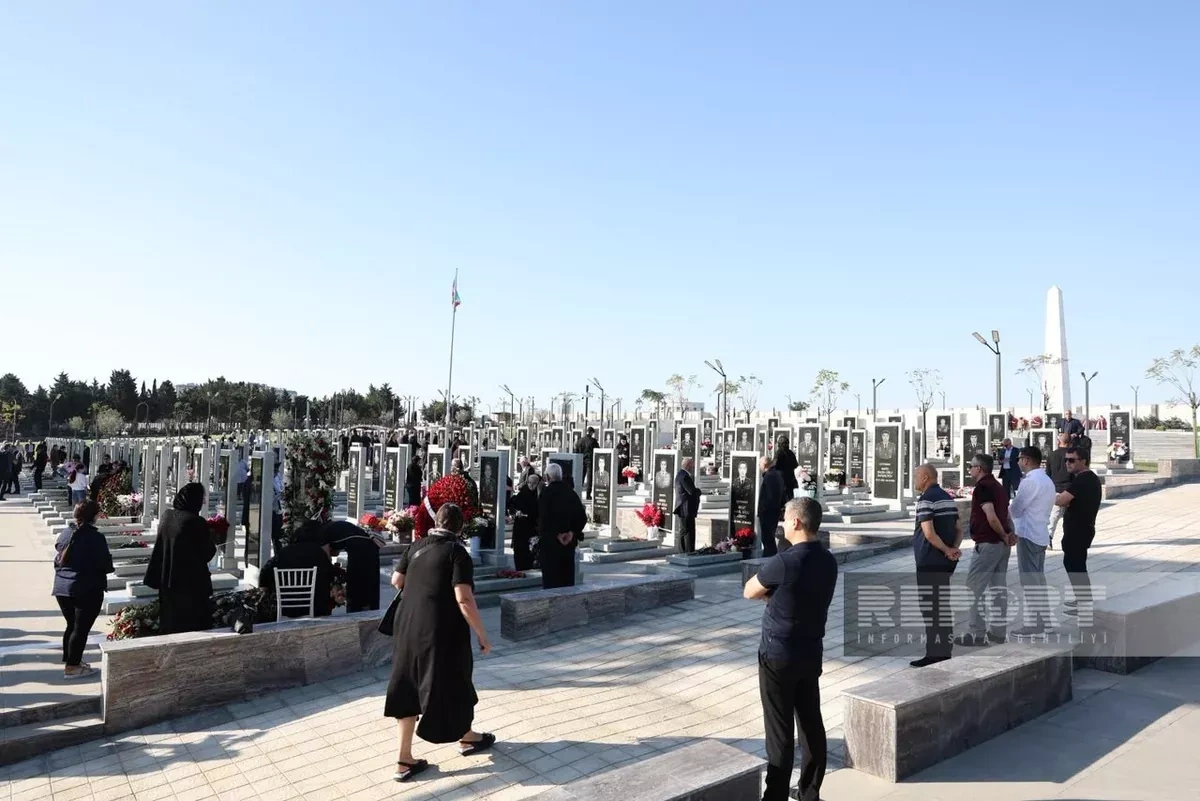 Public figures honor fallen heroes on Azerbaijan’s Remembrance Day PHOTO