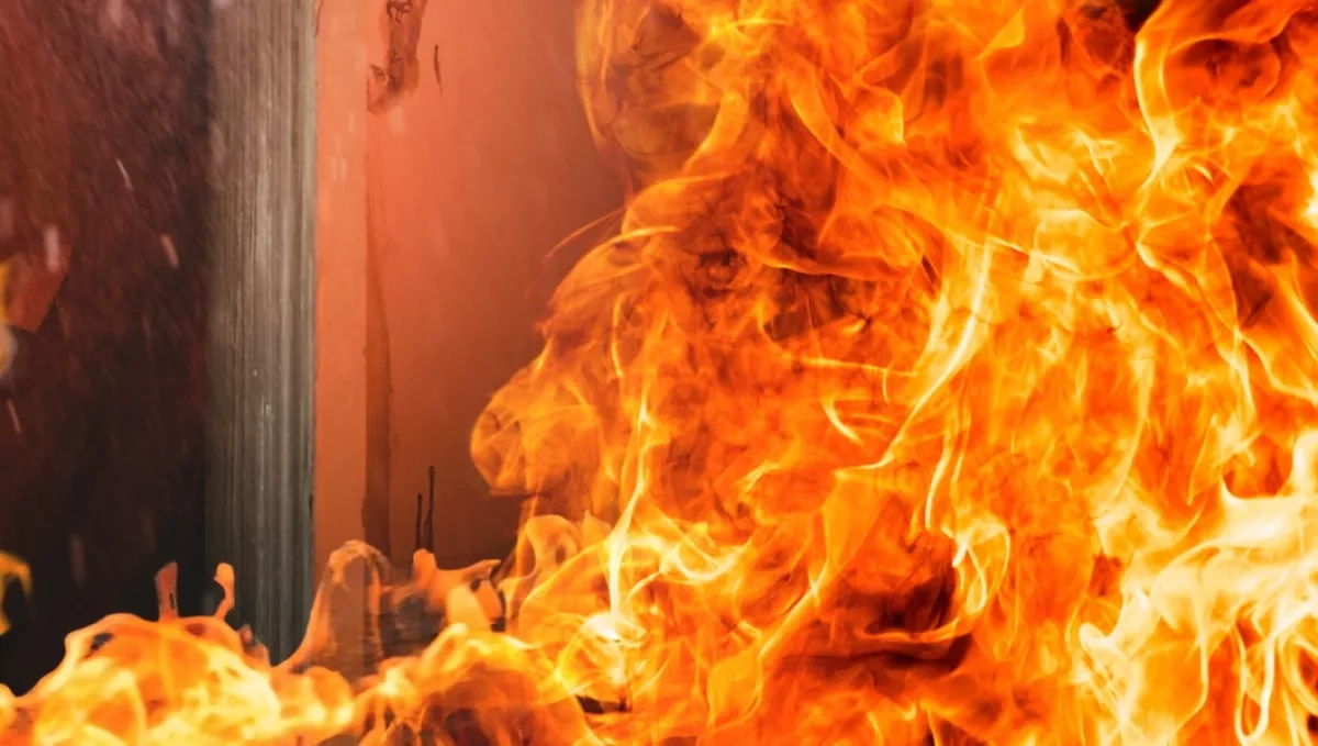 Tragic fire in Russia’s Vladivostok claims three young lives VIDEO