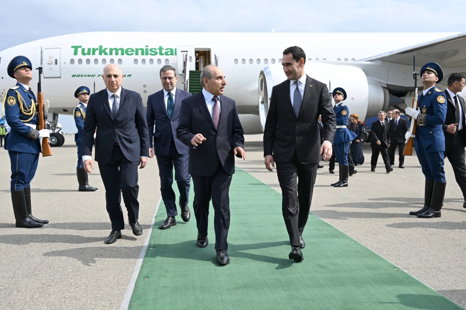 President of Turkmenistan arrives on visit to Azerbaijan (PHOTO)