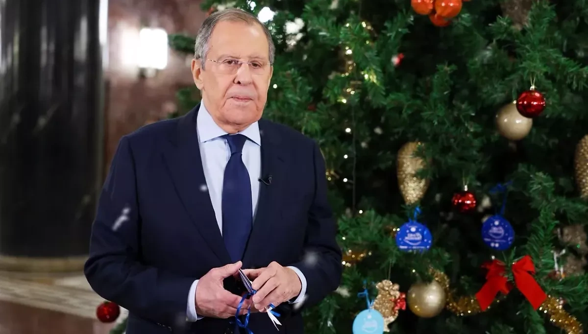 Russian FM suggests waiting for “final borders” when asked for globe by child