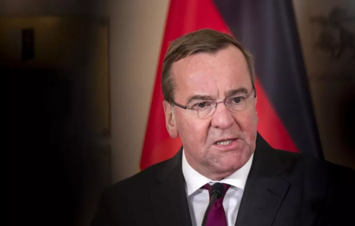 German defence chief to visit Canada for talks on submarine deal