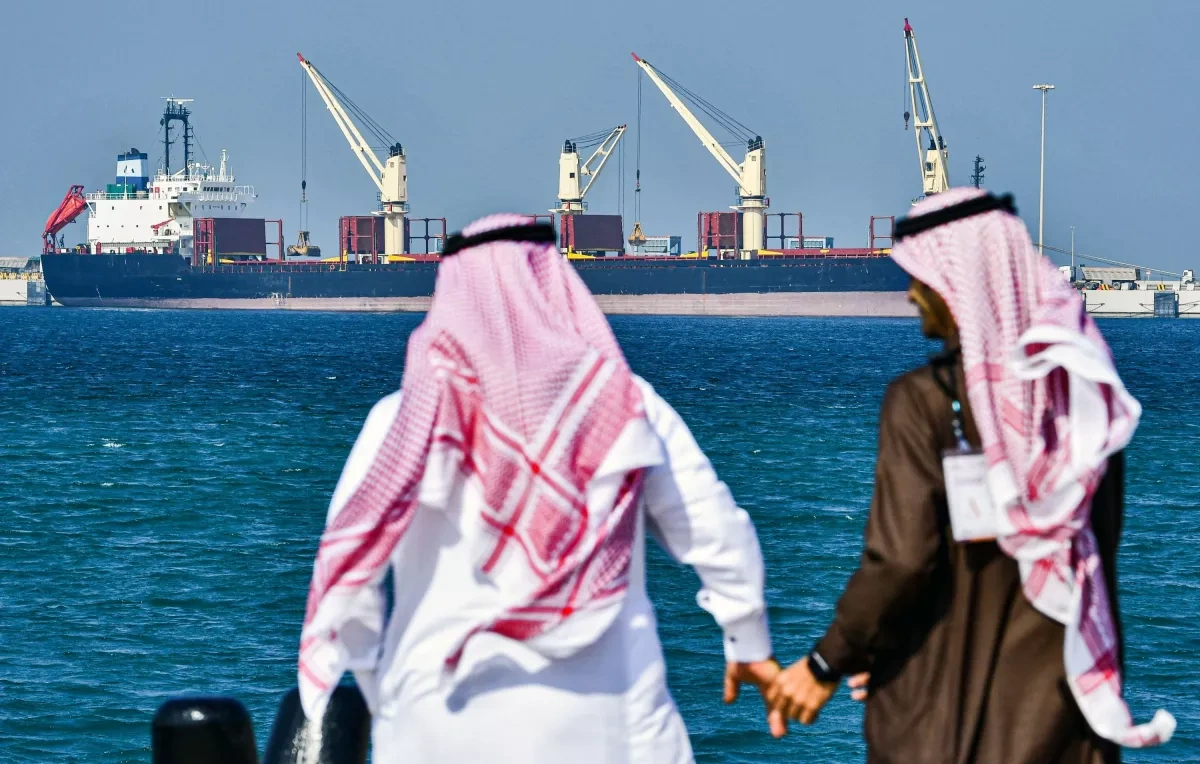 Saudi Arabia reroutes exports as Hormuz tensions escalate