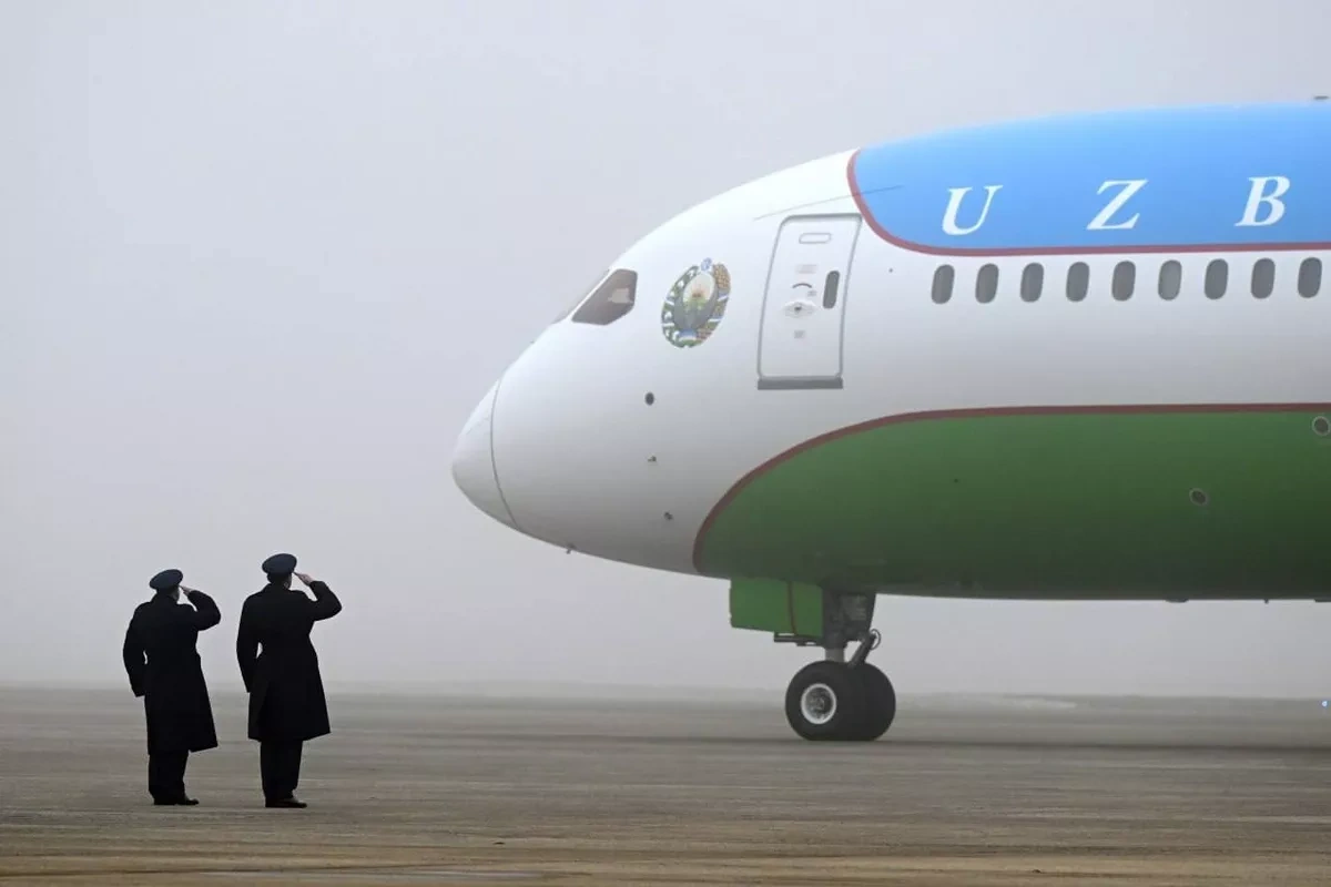 Russian media misidentifies Uzbek president’s plane as “US Air Force aircraft” PHOTO