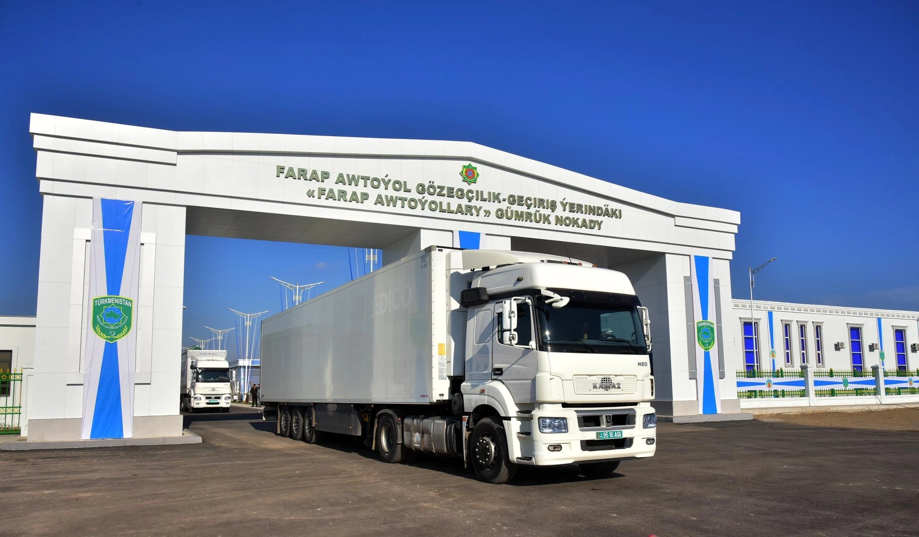 Turkmenistan and Iran move toward creating trade hubs at border crossings