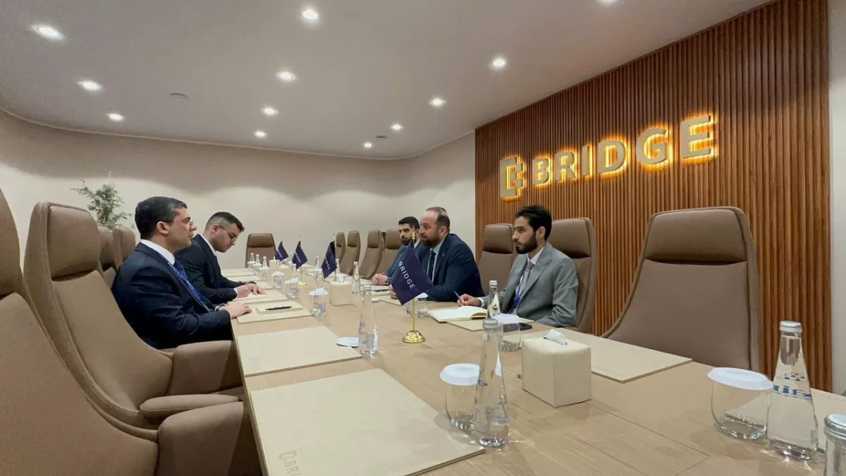 Azerbaijan, Syria discuss media cooperation at Bridge Summit in Abu Dhabi PHOTO