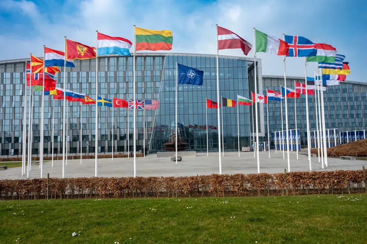 NATO weighs €70 billion military funding plan for Ukraine