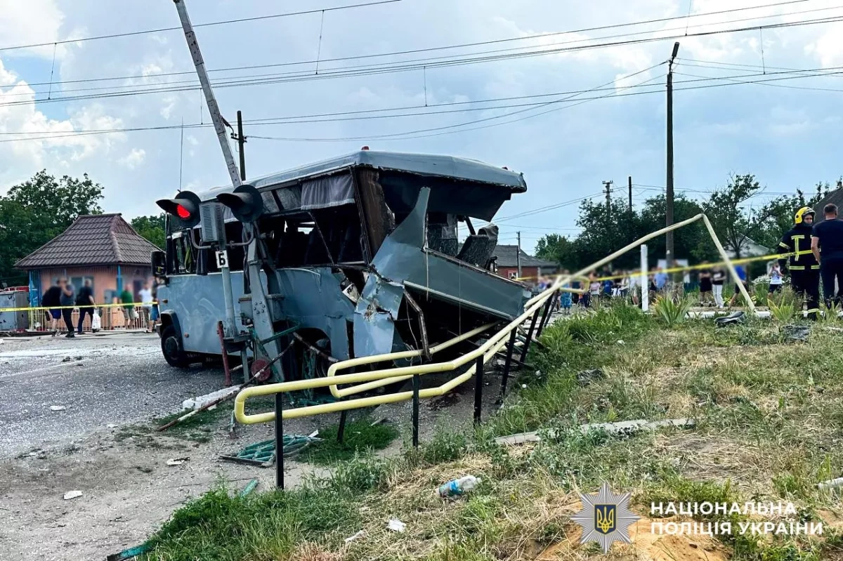 Train-minibus collision in Ukraine leaves four dead, 13 injured PHOTO/VIDEO