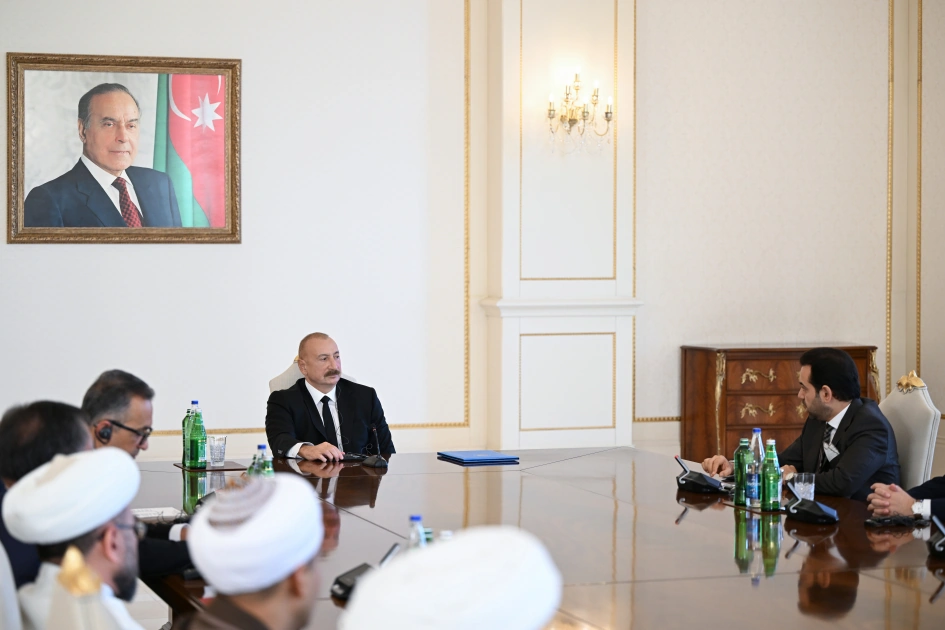 President Ilham Aliyev receives participants of international conferences held in Baku (PHOTO)