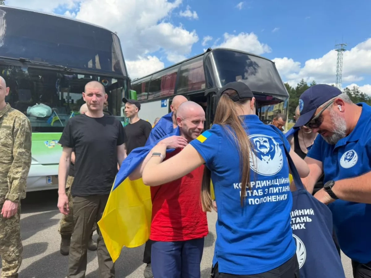 Zelenskyy: 186 Ukrainians returned in latest prisoner exchange with Russia PHOTO