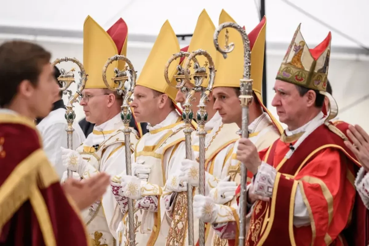 Leo XIV asserts papal authority against defiant traditionalists with expulsion