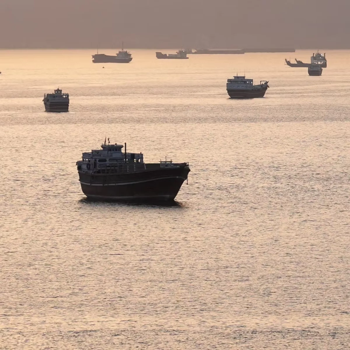 WSJ: Iran’s economy under pressure amid US's tightening naval blockade