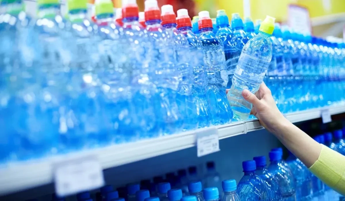 Russia blocks sales of more than 70,000 Armenian bottled drinks over safety concerns