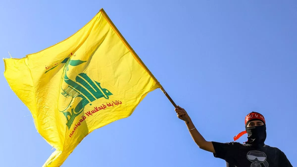 Hezbollah calls ceasefire "meaningless" as Israel strikes continue in south