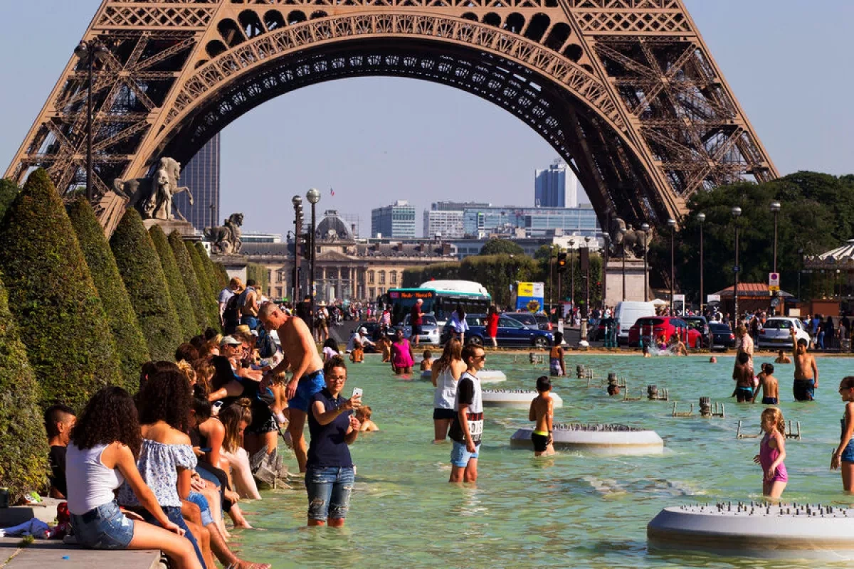 WHO calls emergency meeting as Europe battles record heatwave