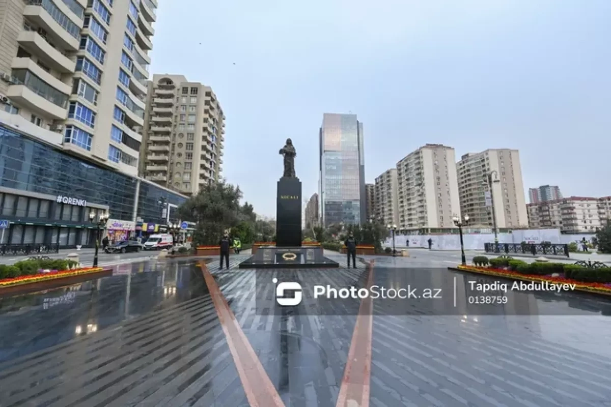 Flowers and prayers in Baku as nation remembers Khojaly victims photo