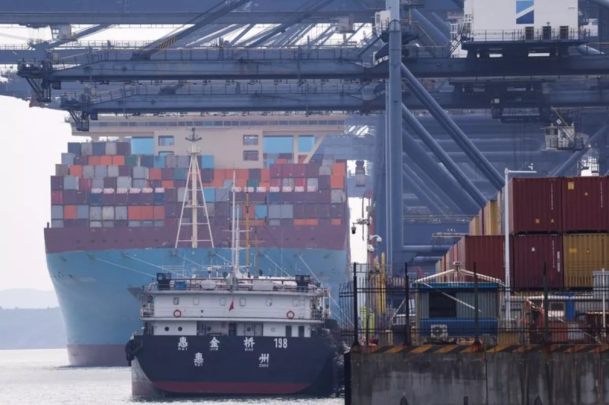 China urges US to lift tariffs, warns of harm to trade