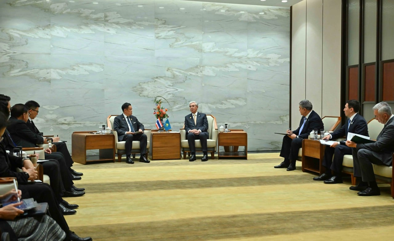 Kazakhstan and Thailand discuss trade boost and tourism links in Shanghai