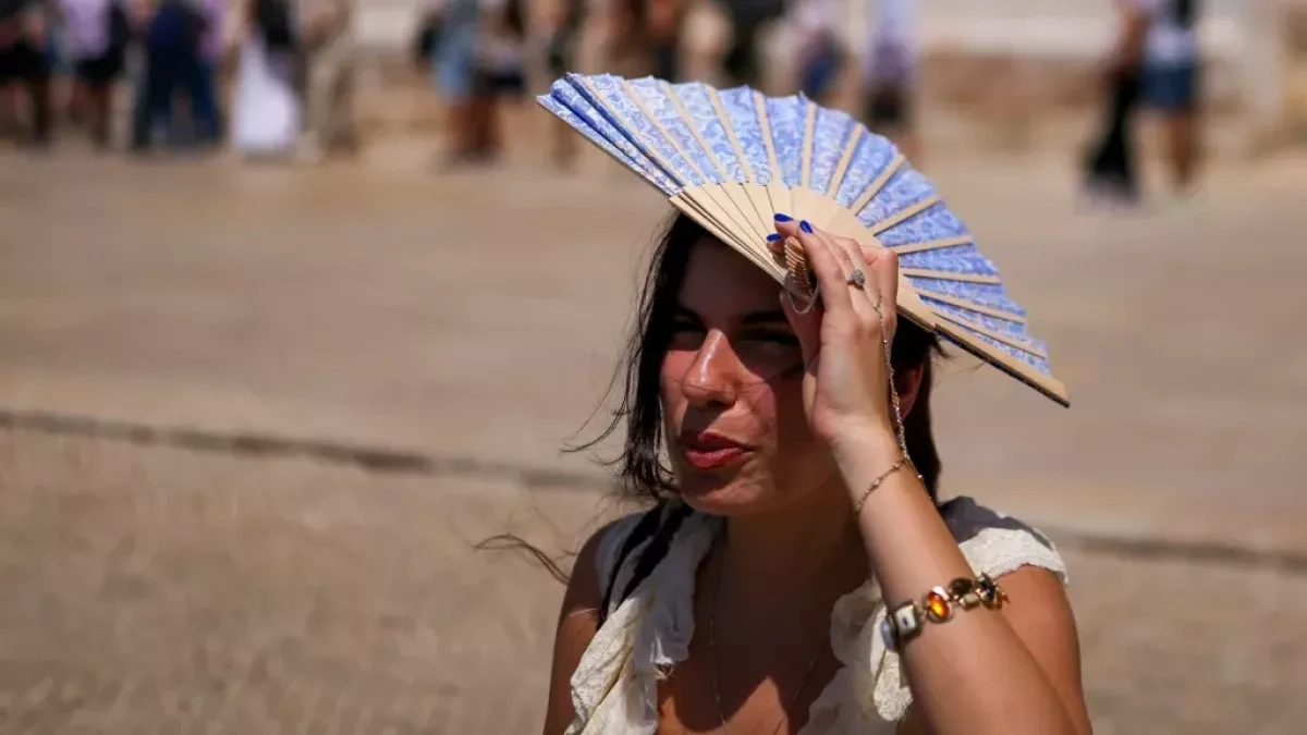 Italy issues red heat alert for 15 cities amid extreme temperatures