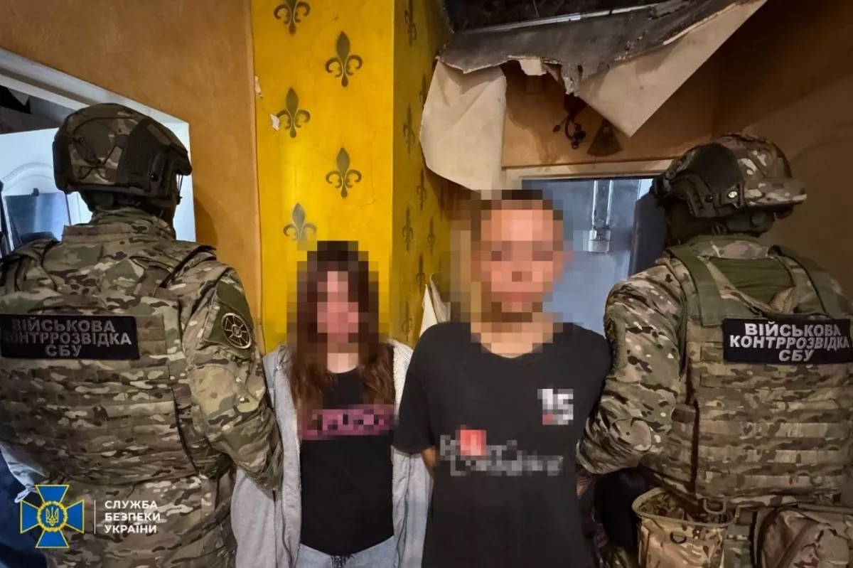 Ukraine detains two suspects accused of planning attacks with Russian links PHOTO