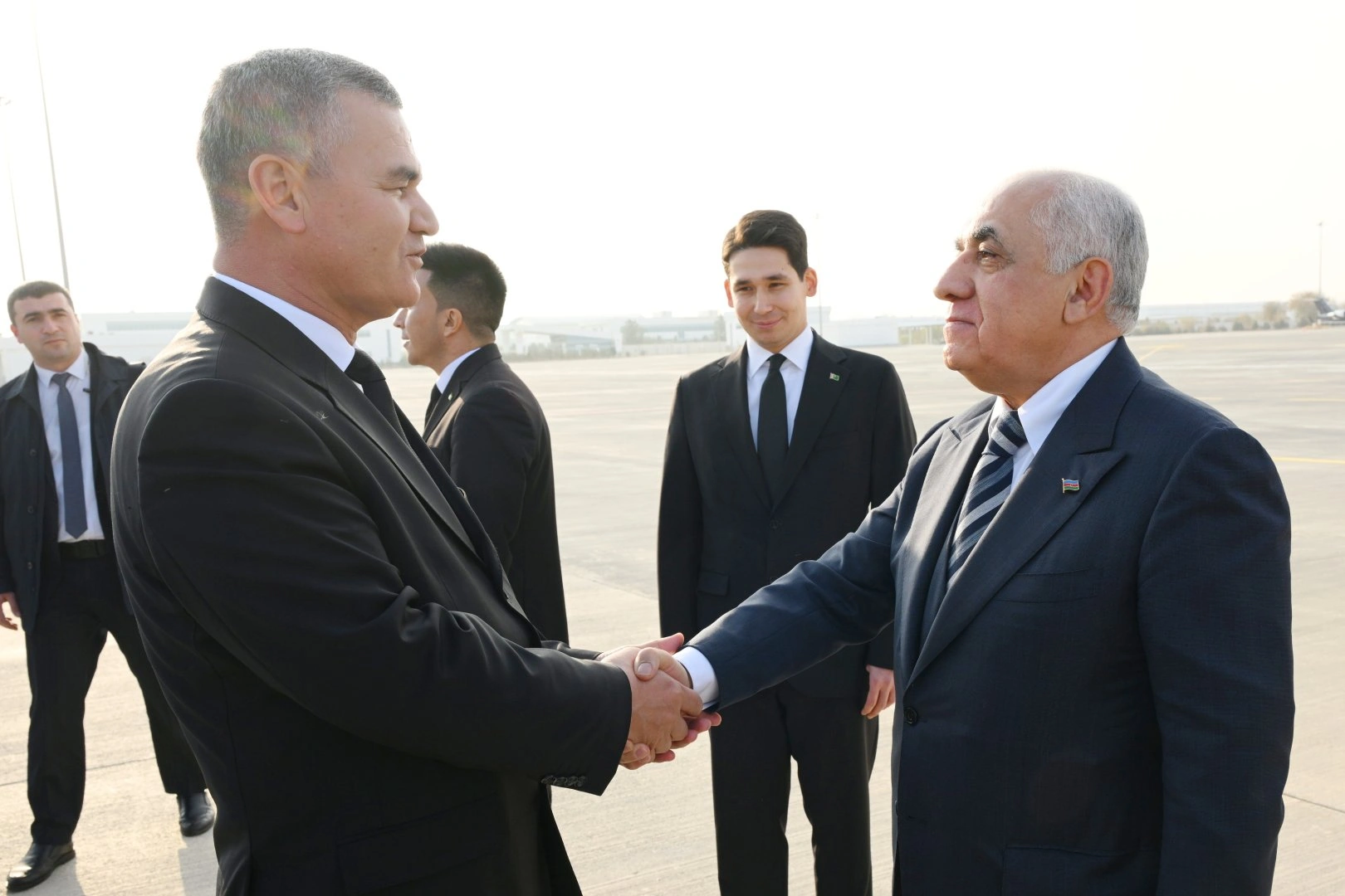 Azerbaijani PM leaves for working visit to Turkmenistan (PHOTO)